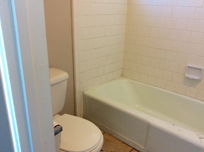 Building Photo - 2516 Ashby St