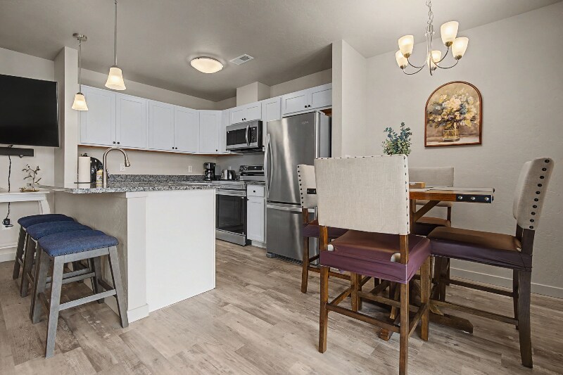 Building Photo - 2350 Canon Ave