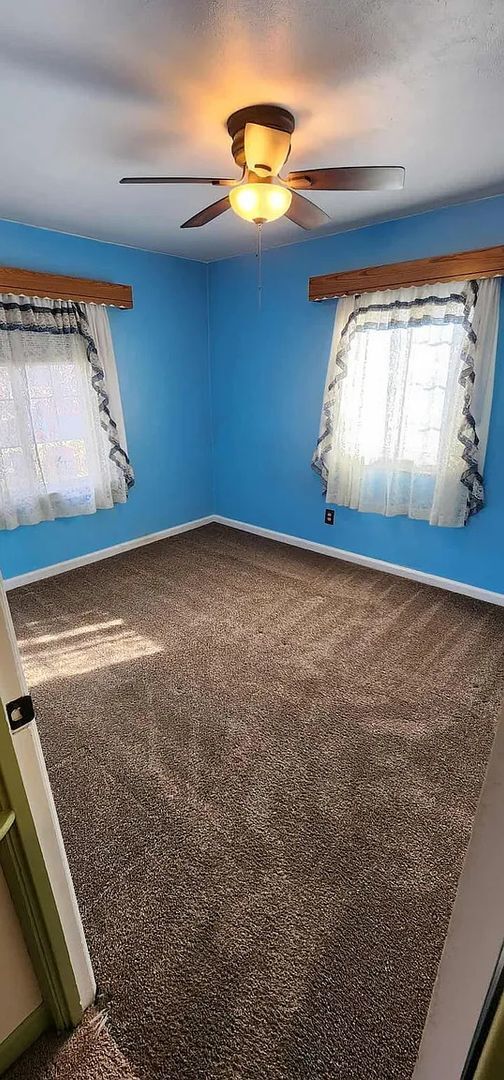 Building Photo - Quaint, single family home close to ISU