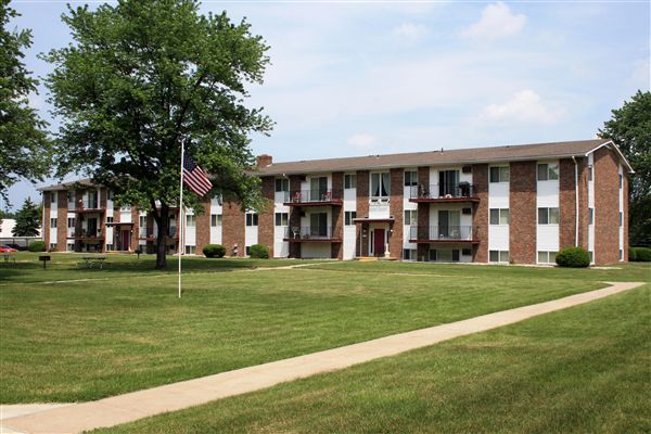 Primary Photo - 2 br, 1 bath Apartment - Village Square