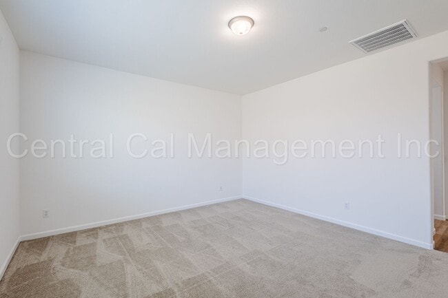 Building Photo - 4 Bedroom/3 Bath Home with Solar in Commun...