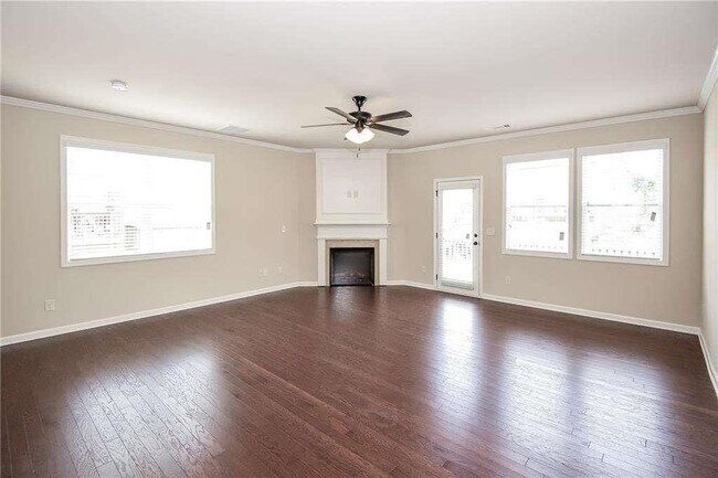 Building Photo - 1299 Hopkins Dr