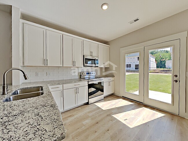 Building Photo - 5137 Jack Byrnes Dr