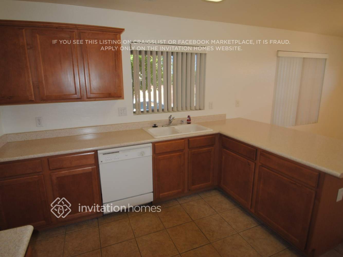Building Photo - 12575 W Lisbon Ln