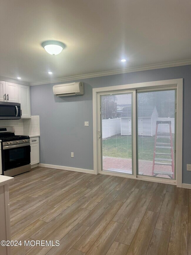 Building Photo - 73-75 Church St