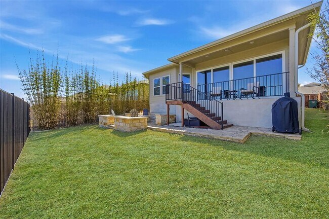 Building Photo - 904 View Dr