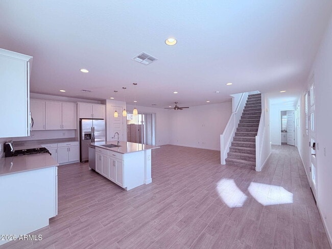 Building Photo - 10126 E Ulysses Ave