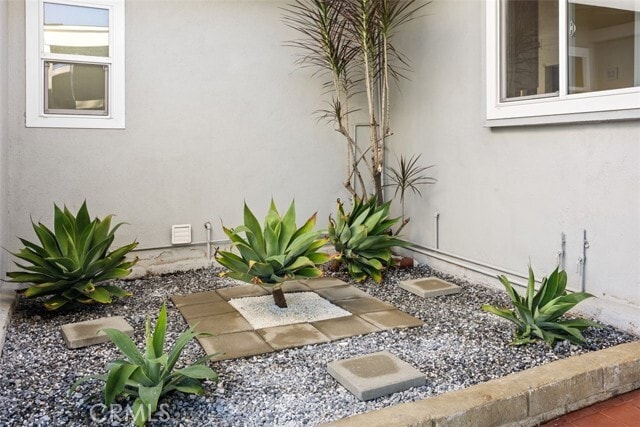 Building Photo - 219 S Meadow Rd