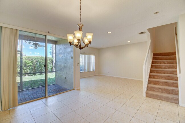 Building Photo - 6414 Park Lake Cir