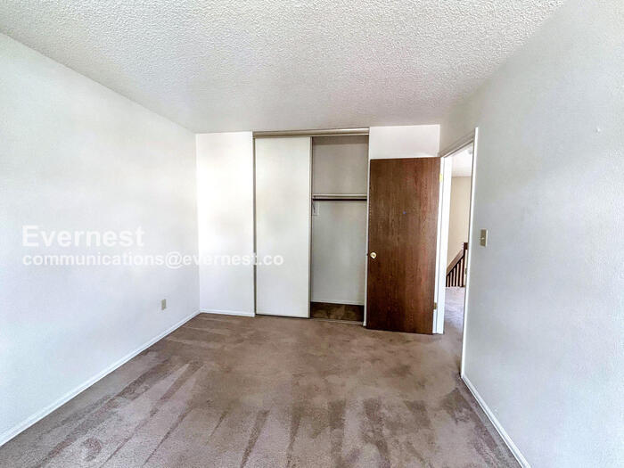 Building Photo - 6659 Gambol Quail Dr E