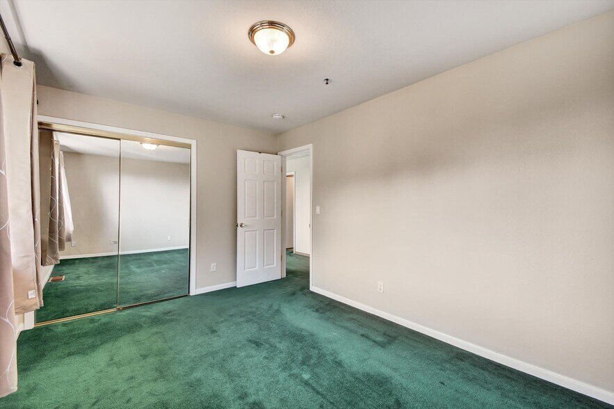 Building Photo - 616 Gravatt Dr