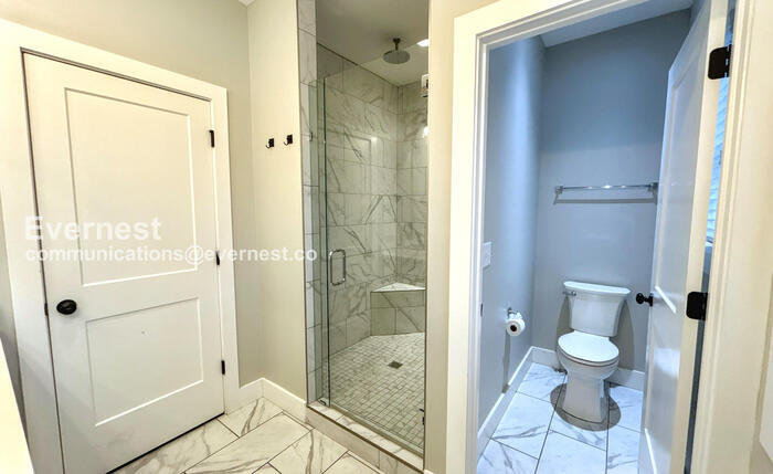 Building Photo - 1705 Cass St