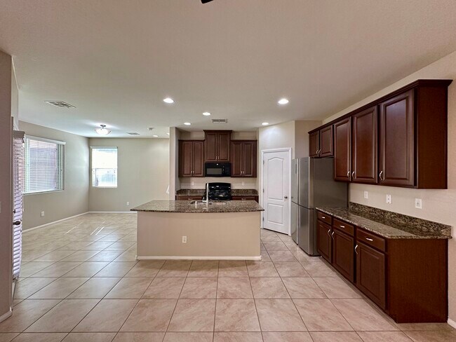 Building Photo - 9341 W Pearblossom Sky Ave