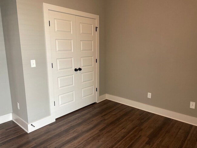 Building Photo - 3 Bedroom Home With Spacious Garage and Fenced Backyard!