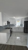 Building Photo - 627 Avenue E