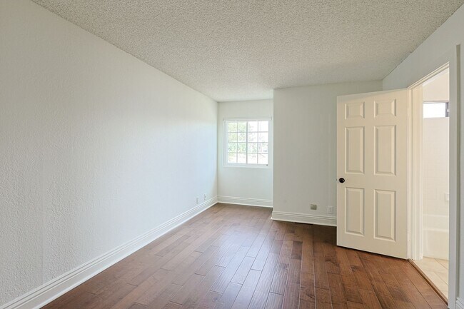 Building Photo - Spacious 4 Bed / 3 Bath Home in Desirable Nebo Hill – La Mesa (3,056 Sq Ft)