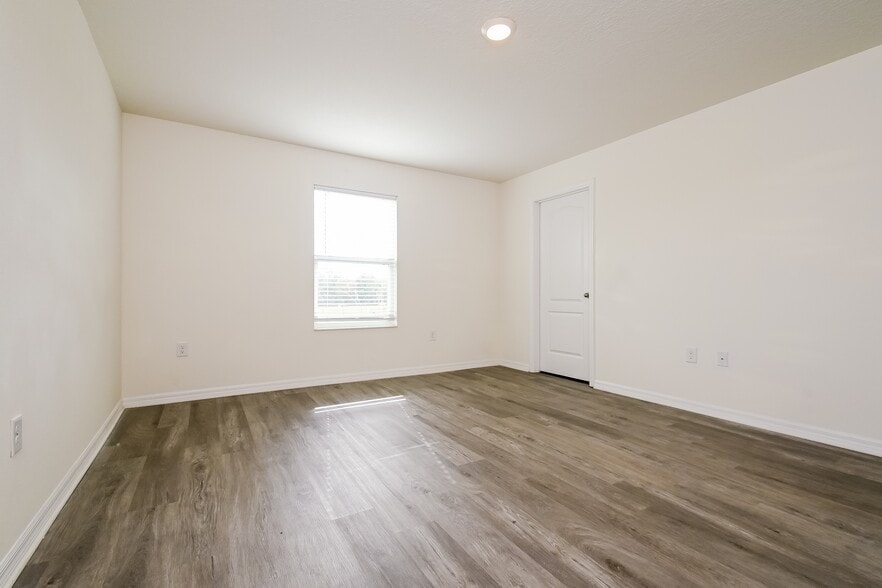 Building Photo - 5367 Companion Ln