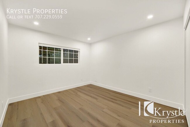 Building Photo - Available Now! lower level unit