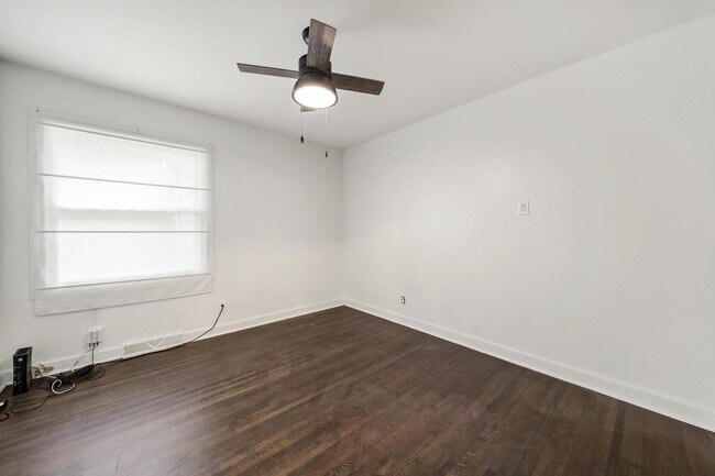 Building Photo - Lovely Three Bed One Bath Ranch Home in Wi...