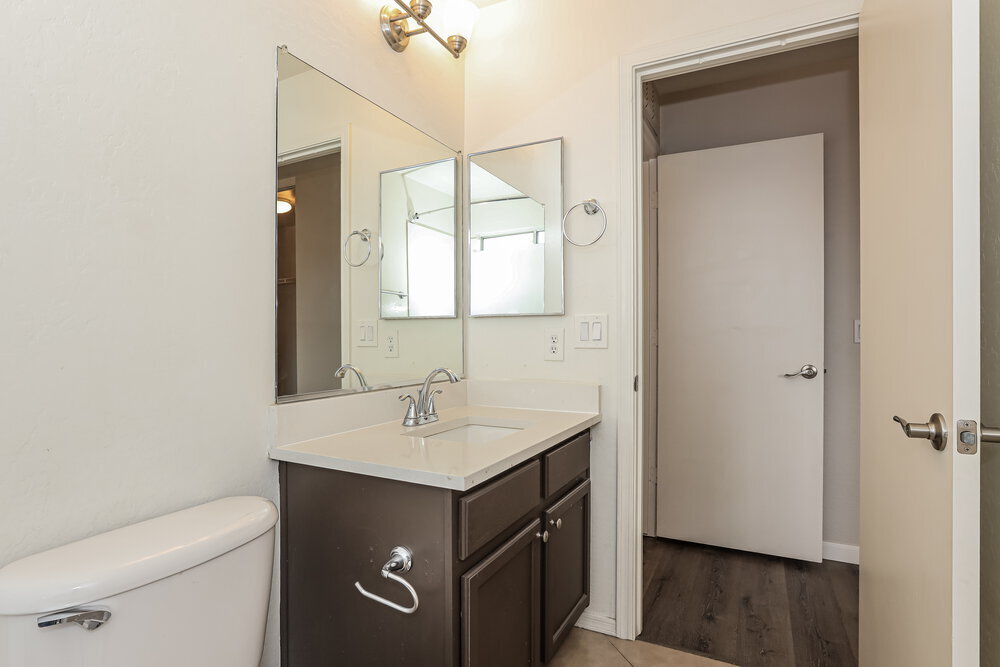 Building Photo - 12422 W Sharon Dr