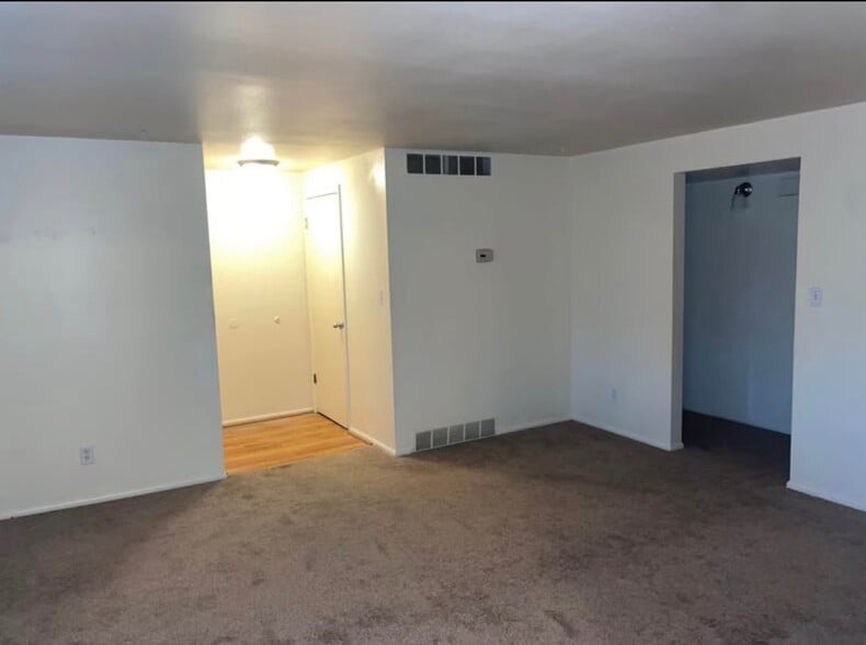 Building Photo - 1637 Avalon Rd