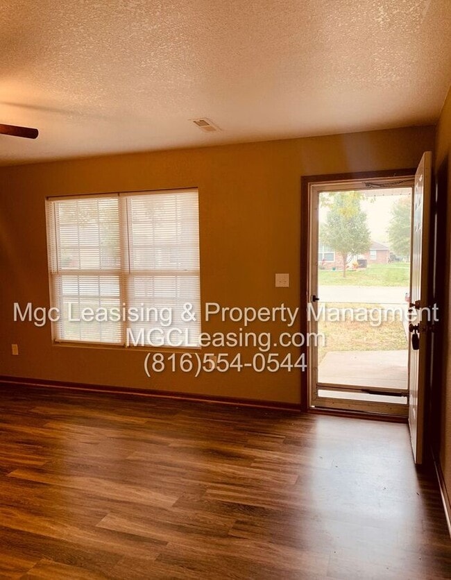 Building Photo - Grain Valley Ranch Duplex: Available September 1st