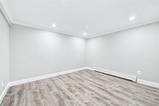 Building Photo - 131 N Coleman Rd