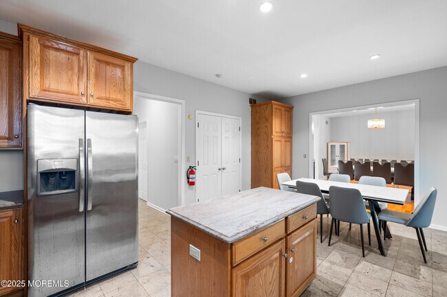 Building Photo - 230 Norwood Ave N