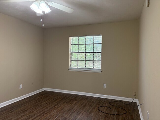 Building Photo - 501 S Blair Stone Rd