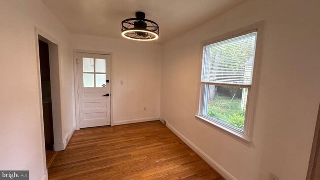 Building Photo - 436 Westshire Dr