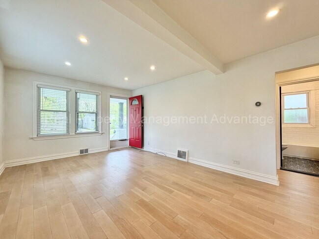 Building Photo - Complete Ferndale Renovation - 4 Bedrooms and Two Full Bathrooms!