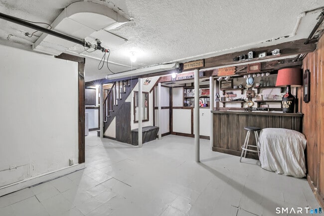 Building Photo - 124 Stiles St