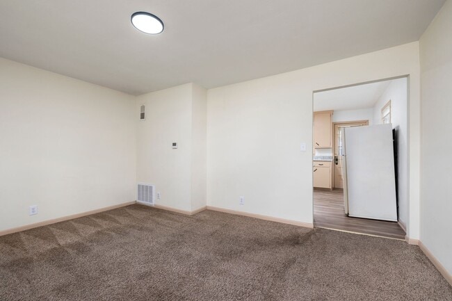 Building Photo - S0282-MF2