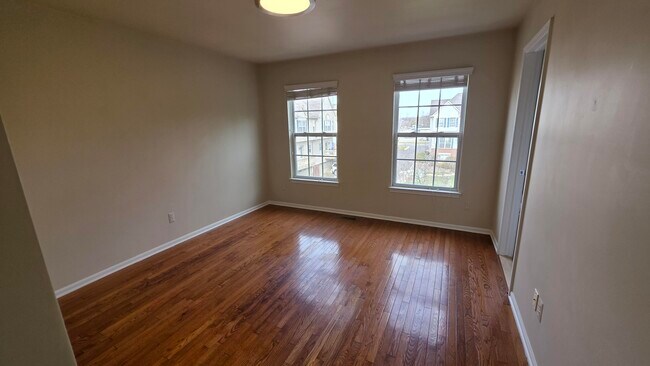 Building Photo - 1580 Kessler Ave