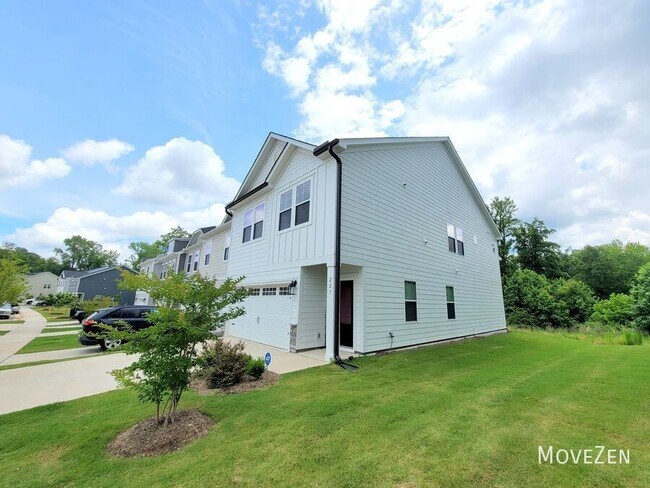 Building Photo - 227 Sweetbay Tree Dr