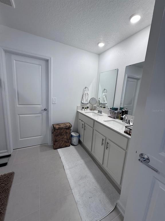 Building Photo - 5617 Gingham Dr