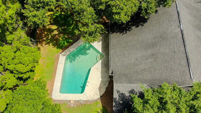 Building Photo - 10406 Reclinata Ln