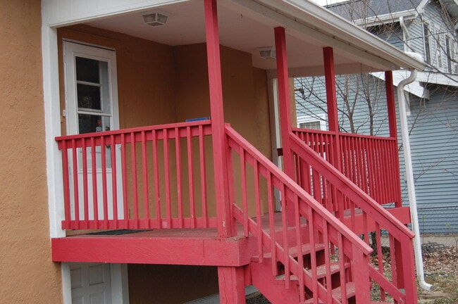 Building Photo - 430 S Monterey Ave