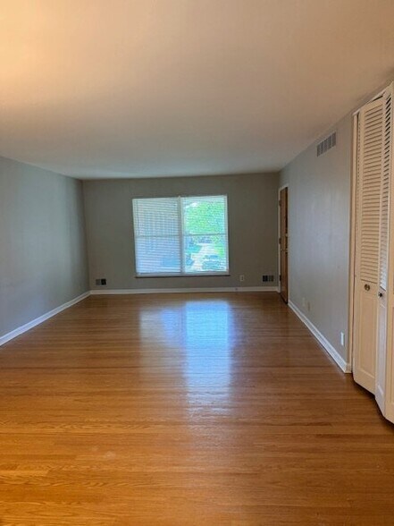 Building Photo - 3807 Leland Rd