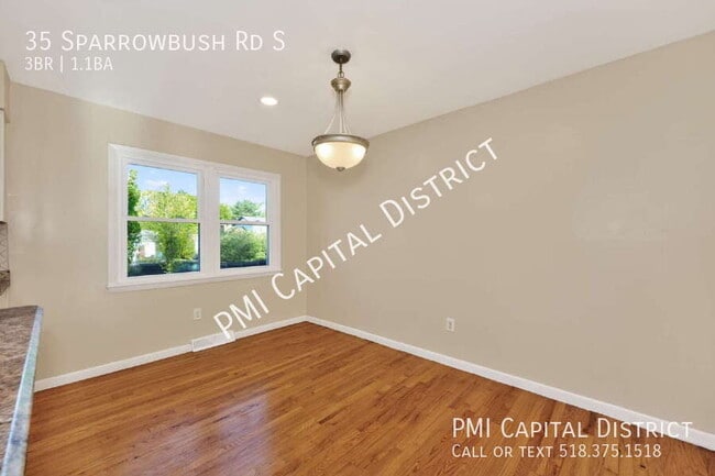 Building Photo - 35 Sparrowbush Rd S
