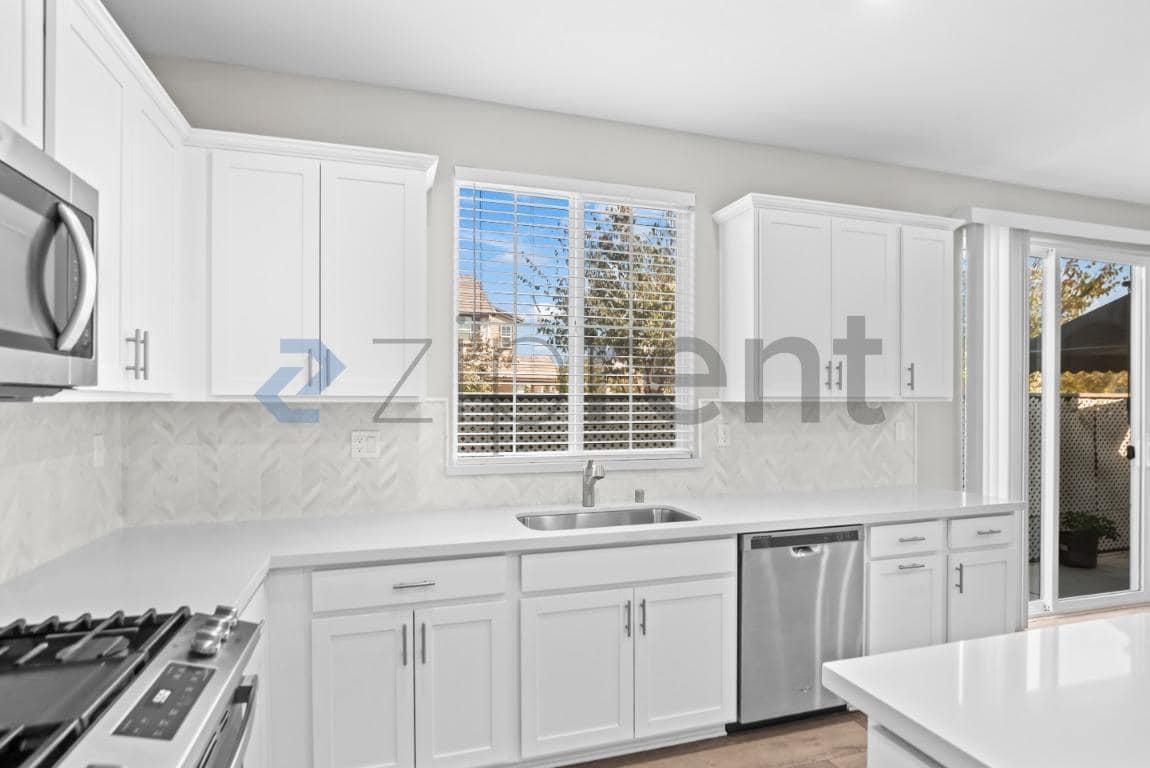 Building Photo - Unit