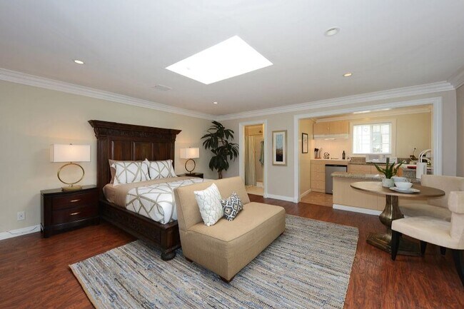 Building Photo - Welcome to this beautifully updated Spanis...