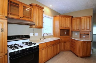 Building Photo - 6547 Bedford Ave