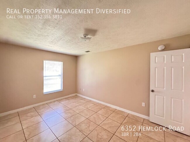 Building Photo - 6352 Hemlock Rd