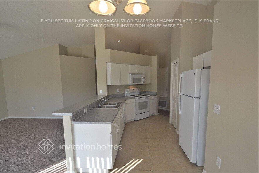 Building Photo - 22828 Roderick Dr