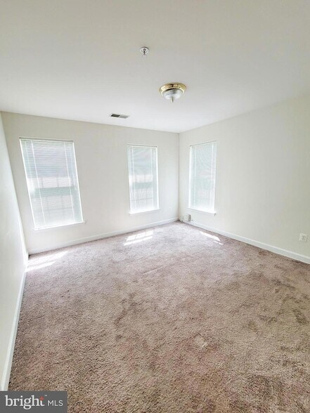 Building Photo - 2702 Millwood Way