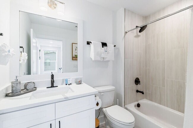 Building Photo - 125 Blue Eden Lp