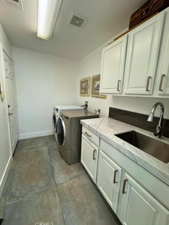 Building Photo - 43627 Regata Ct