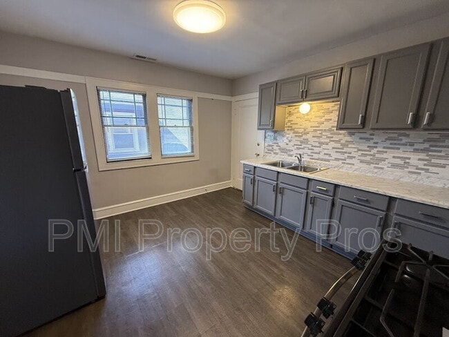 Building Photo - 4043 N 24th Pl