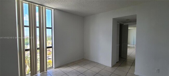 Building Photo - 13499 Biscayne Blvd